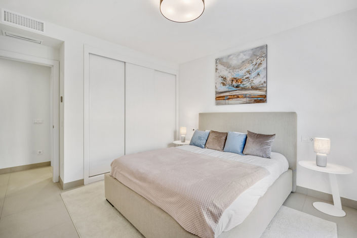 Image No.10-3 Bed Apartment for sale