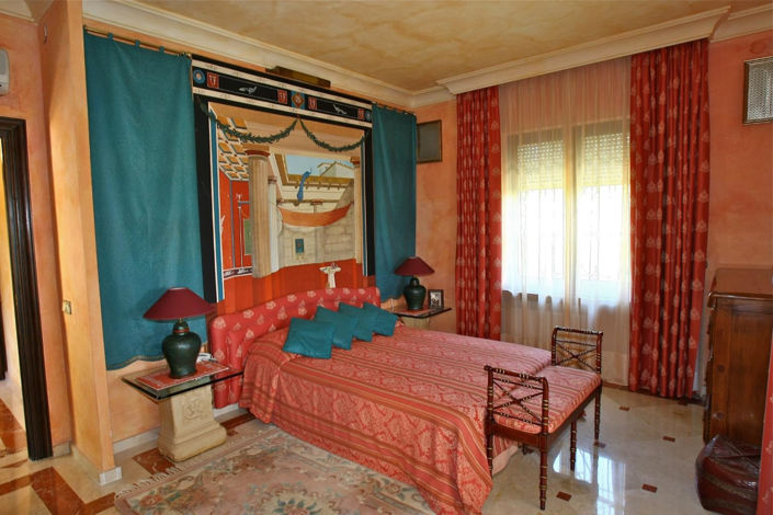 Image No.16-9 Bed Mansion for sale