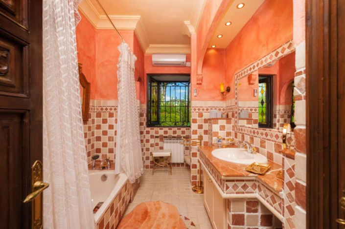 Image No.17-9 Bed Mansion for sale