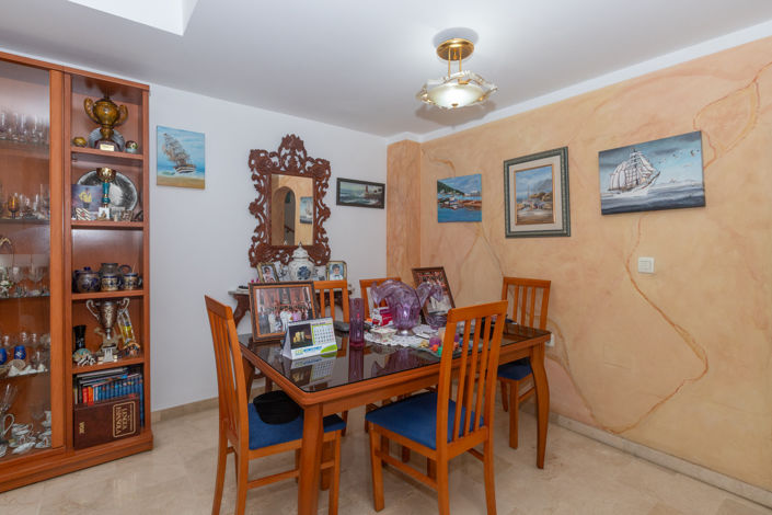 Image No.18-3 Bed Townhouse for sale