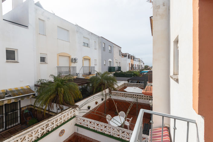 Image No.27-3 Bed Townhouse for sale