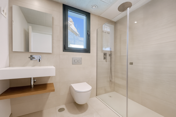 Image No.13-3 Bed Property for sale