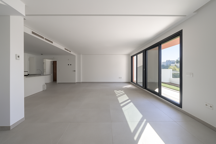 Image No.3-3 Bed Property for sale