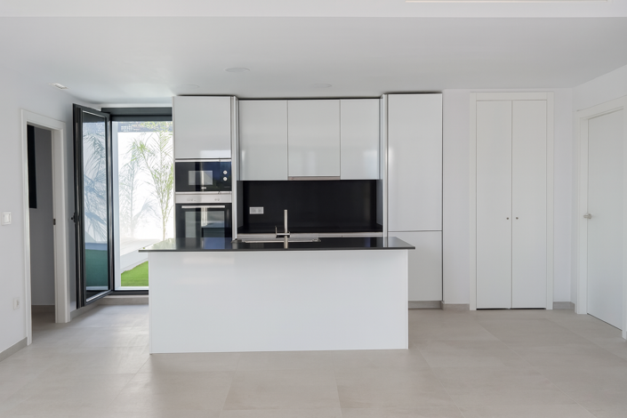 Image No.4-3 Bed Property for sale