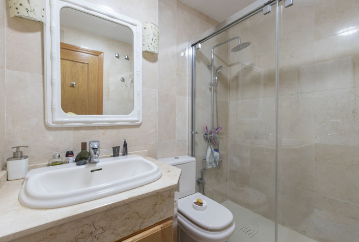 Image No.14-3 Bed Flat for sale