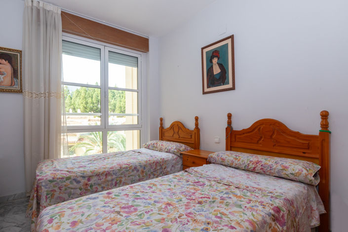 Image No.15-3 Bed Flat for sale