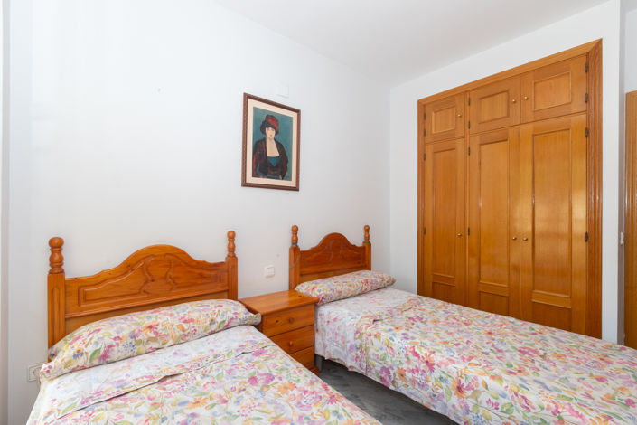 Image No.16-3 Bed Flat for sale