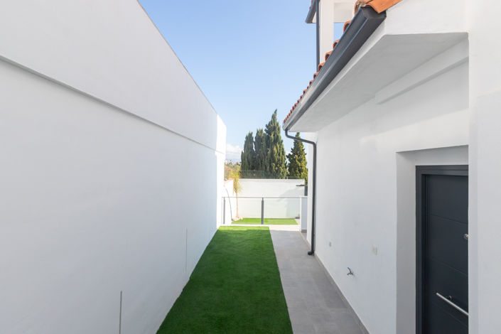 Image No.13-2 Bed Townhouse for sale