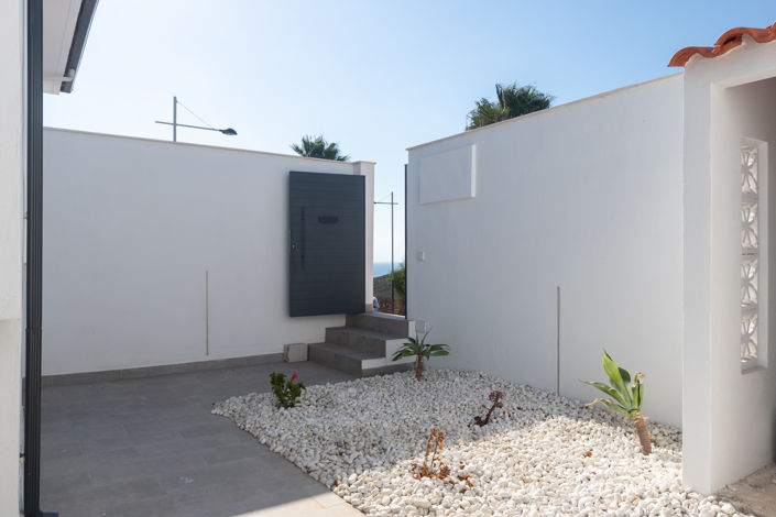 Image No.14-2 Bed Townhouse for sale