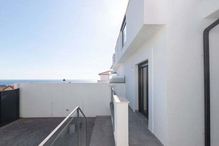 Image No.19-2 Bed Townhouse for sale