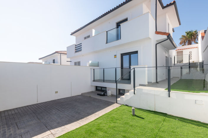 Image No.2-2 Bed Townhouse for sale