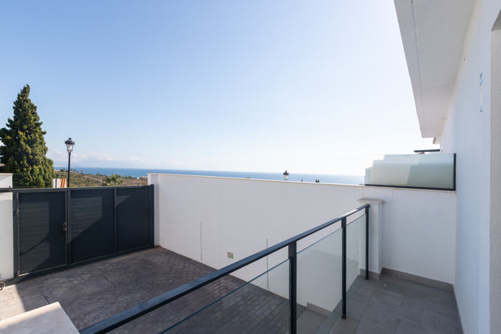 Image No.20-2 Bed Townhouse for sale