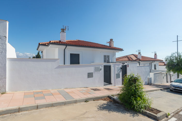 Image No.22-2 Bed Townhouse for sale