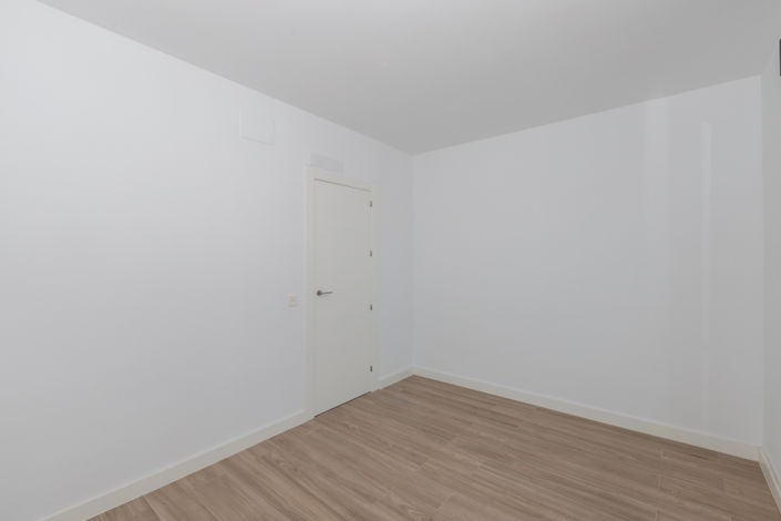 Image No.29-2 Bed Townhouse for sale