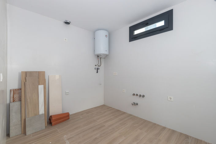 Image No.31-2 Bed Townhouse for sale