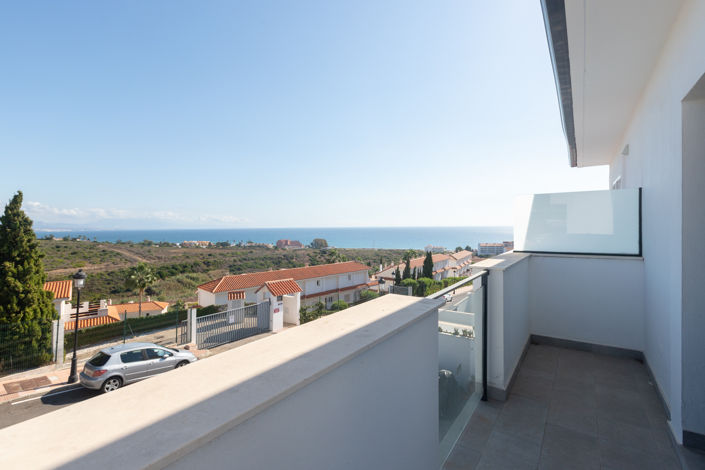 Image No.33-2 Bed Townhouse for sale