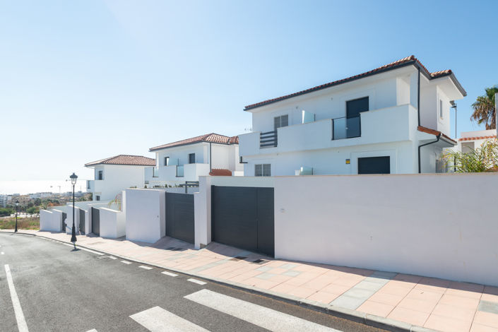 Image No.36-2 Bed Townhouse for sale