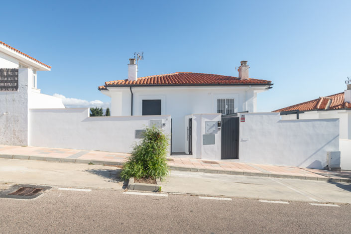 Image No.37-2 Bed Townhouse for sale