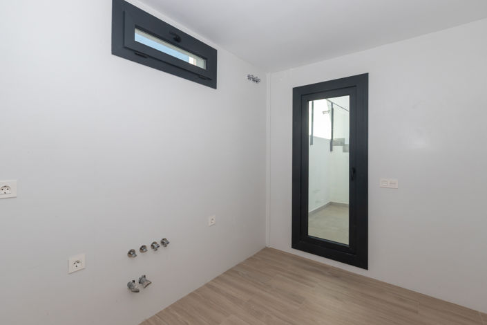 Image No.5-2 Bed Townhouse for sale