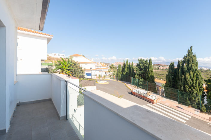 Image No.7-2 Bed Townhouse for sale