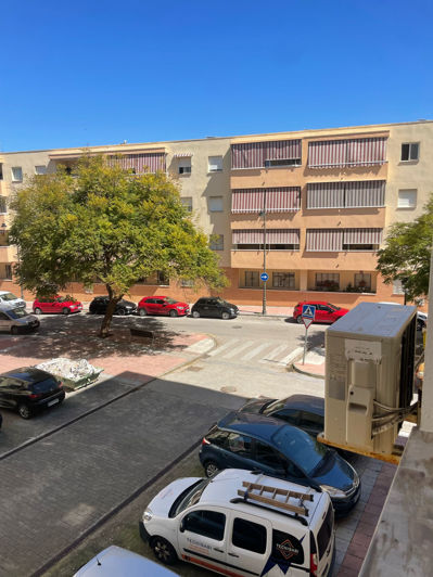 Image No.1-3 Bed Flat for sale