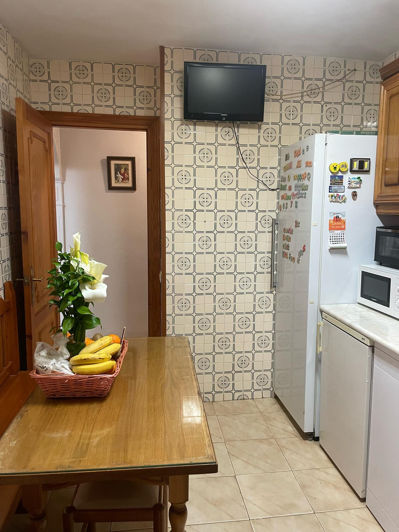 Image No.21-3 Bed Flat for sale