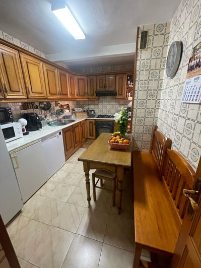 Image No.22-3 Bed Flat for sale