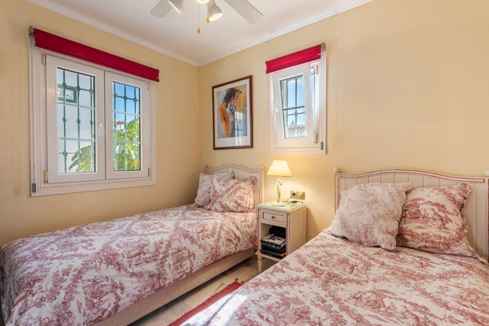 Image No.12-3 Bed Townhouse for sale