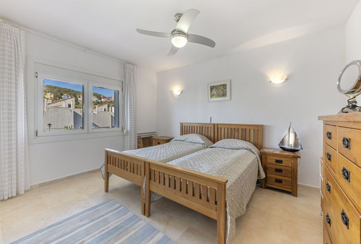 Image No.4-3 Bed House for sale