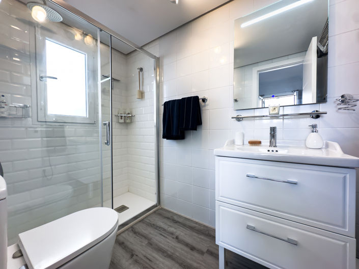 Image No.21-2 Bed Property for sale