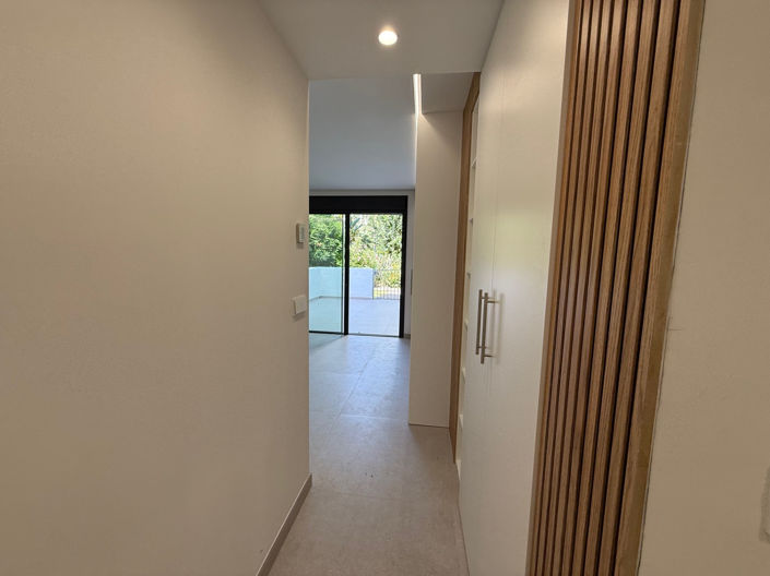 Image No.11-3 Bed Property for sale