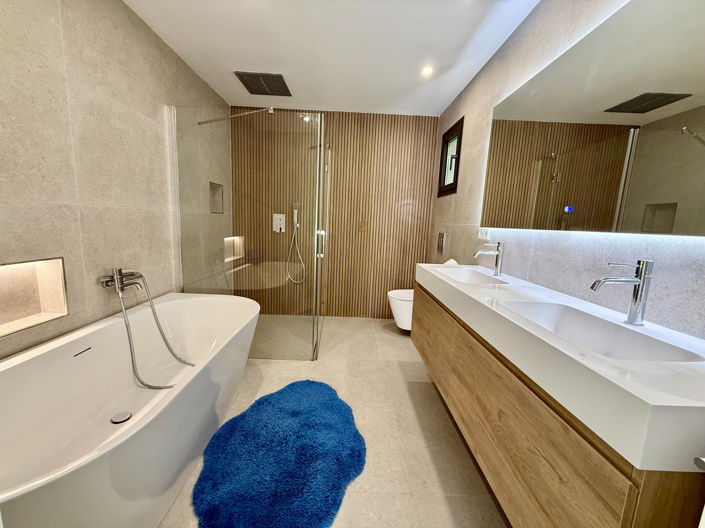 Image No.7-3 Bed Property for sale