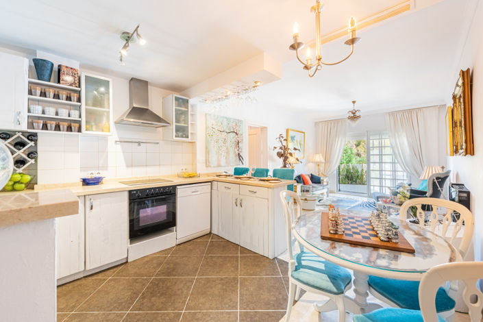 Image No.12-2 Bed Townhouse for sale