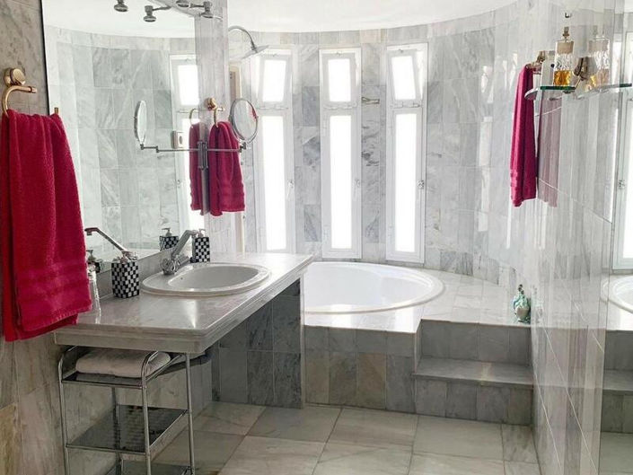 Image No.10-5 Bed Apartment for sale