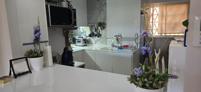 Image No.6-3 Bed Property for sale