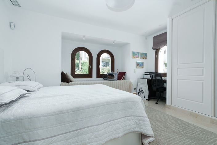 Image No.12-3 Bed Townhouse for sale