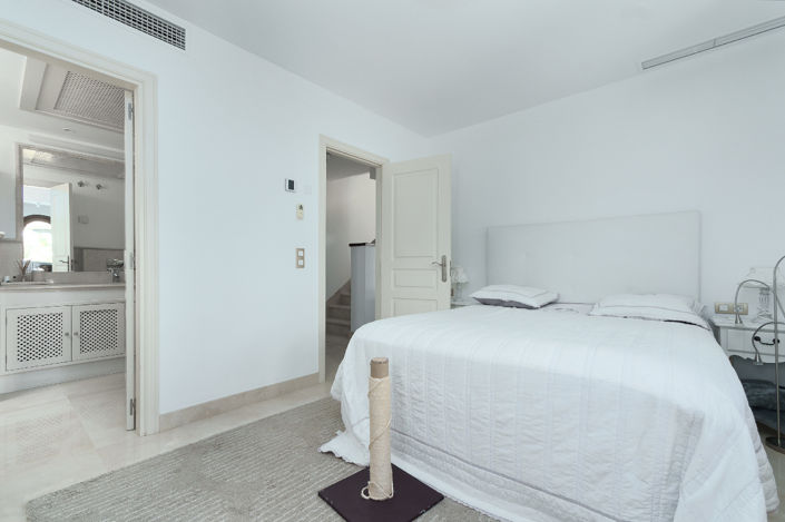 Image No.15-3 Bed Townhouse for sale