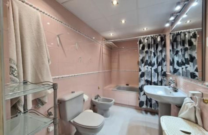 Image No.12-5 Bed Apartment for sale