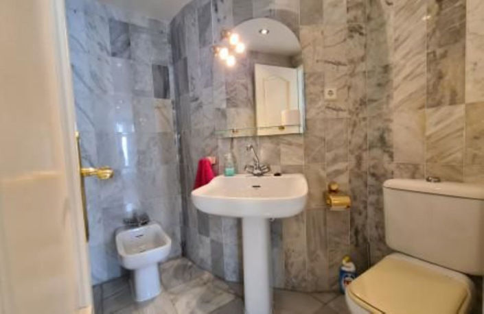 Image No.16-5 Bed Apartment for sale