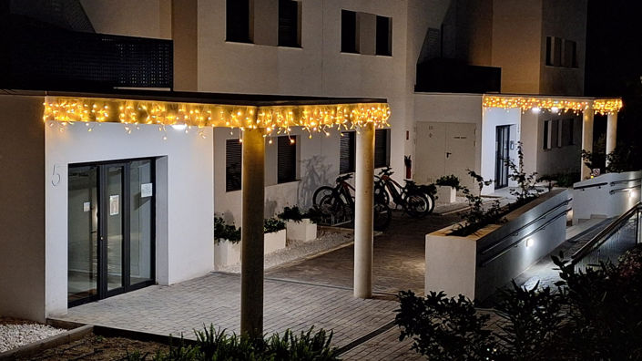 Image No.17-2 Bed Property for sale