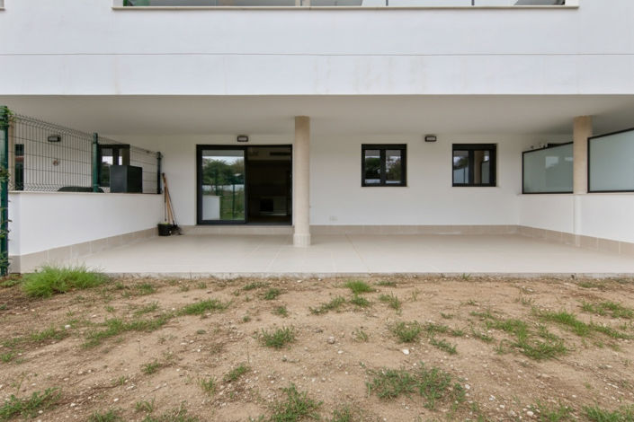 Image No.21-2 Bed Property for sale