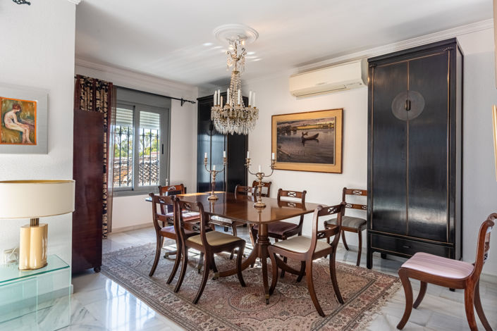 Image No.11-3 Bed House for sale