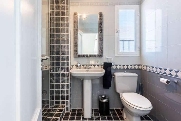 Image No.17-3 Bed House for sale