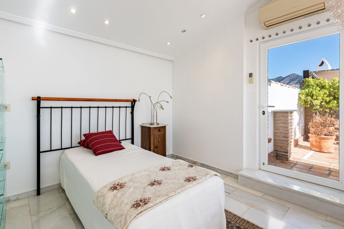 Image No.23-3 Bed House for sale