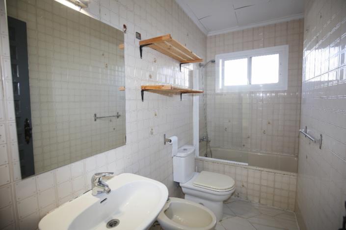 Image No.17-4 Bed House for sale