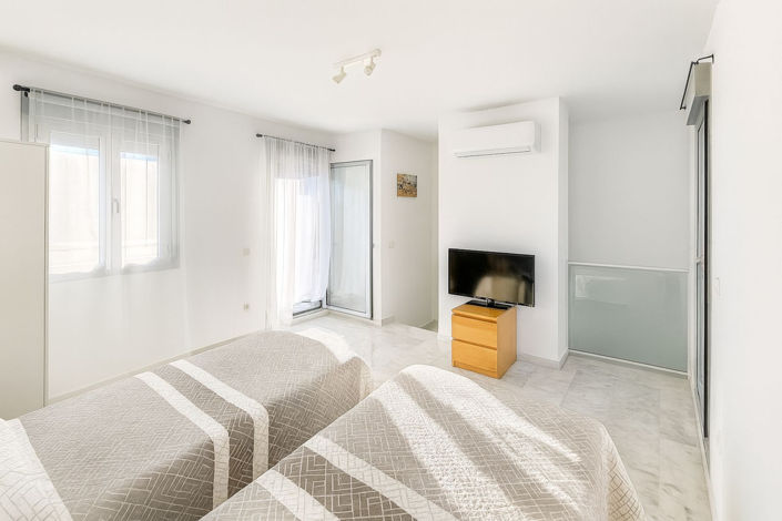 Image No.18-3 Bed Duplex for sale