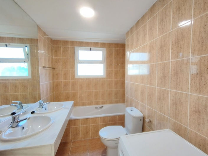 Image No.19-2 Bed Apartment for sale