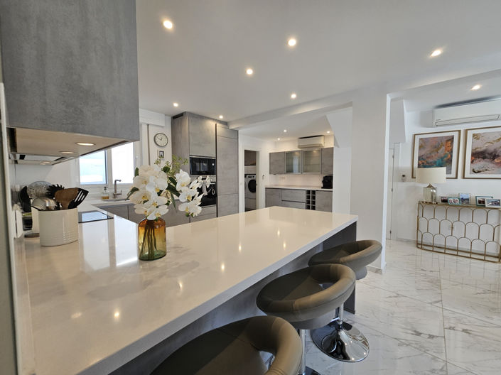 Image No.20-4 Bed Townhouse for sale