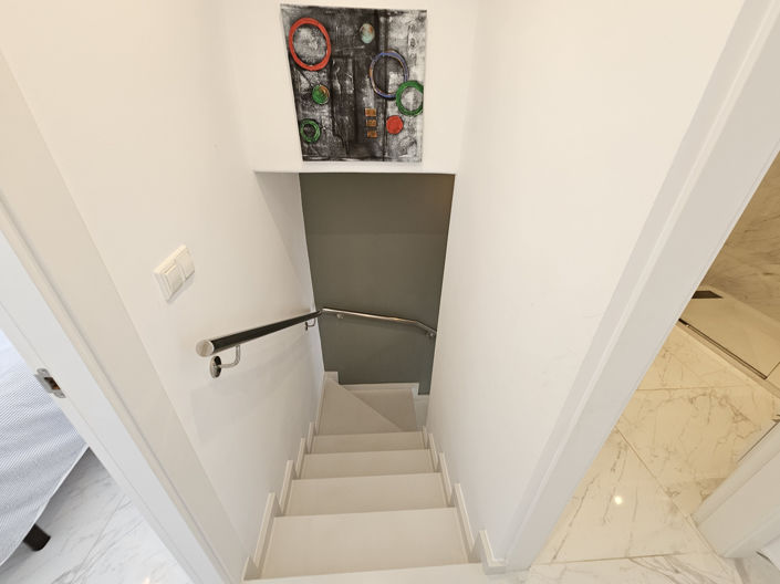 Image No.21-4 Bed Townhouse for sale