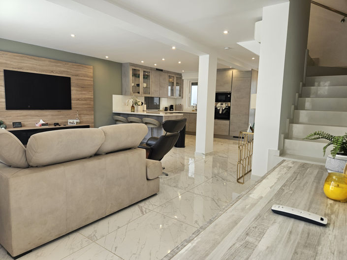 Image No.22-4 Bed Townhouse for sale